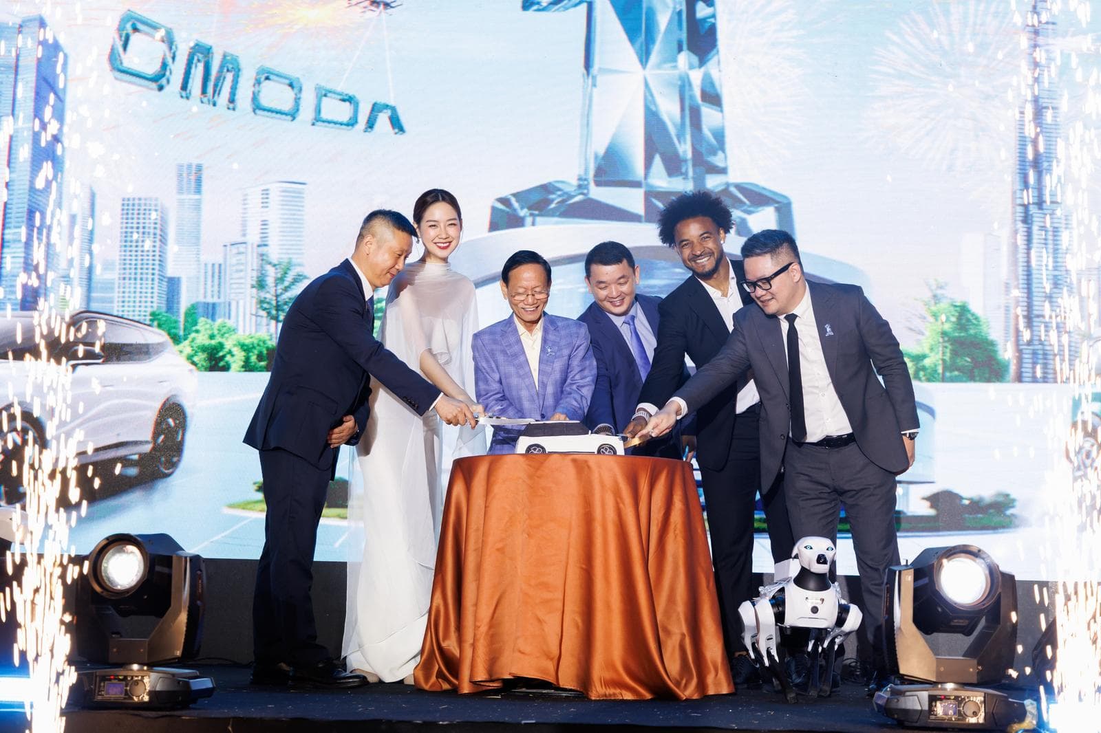 Sự kiện offline sinh nhật cộng đồng lớn chưa từng có tại Việt Nam: Hơn 500 chủ xe hội tụ trong đêm tiệc mừng sinh nhật 1 năm tuổi Omoda & Jaecoo Việt Nam, cùng viết tiếp hành trình “Đến Việt Nam - Vì Việt Nam"