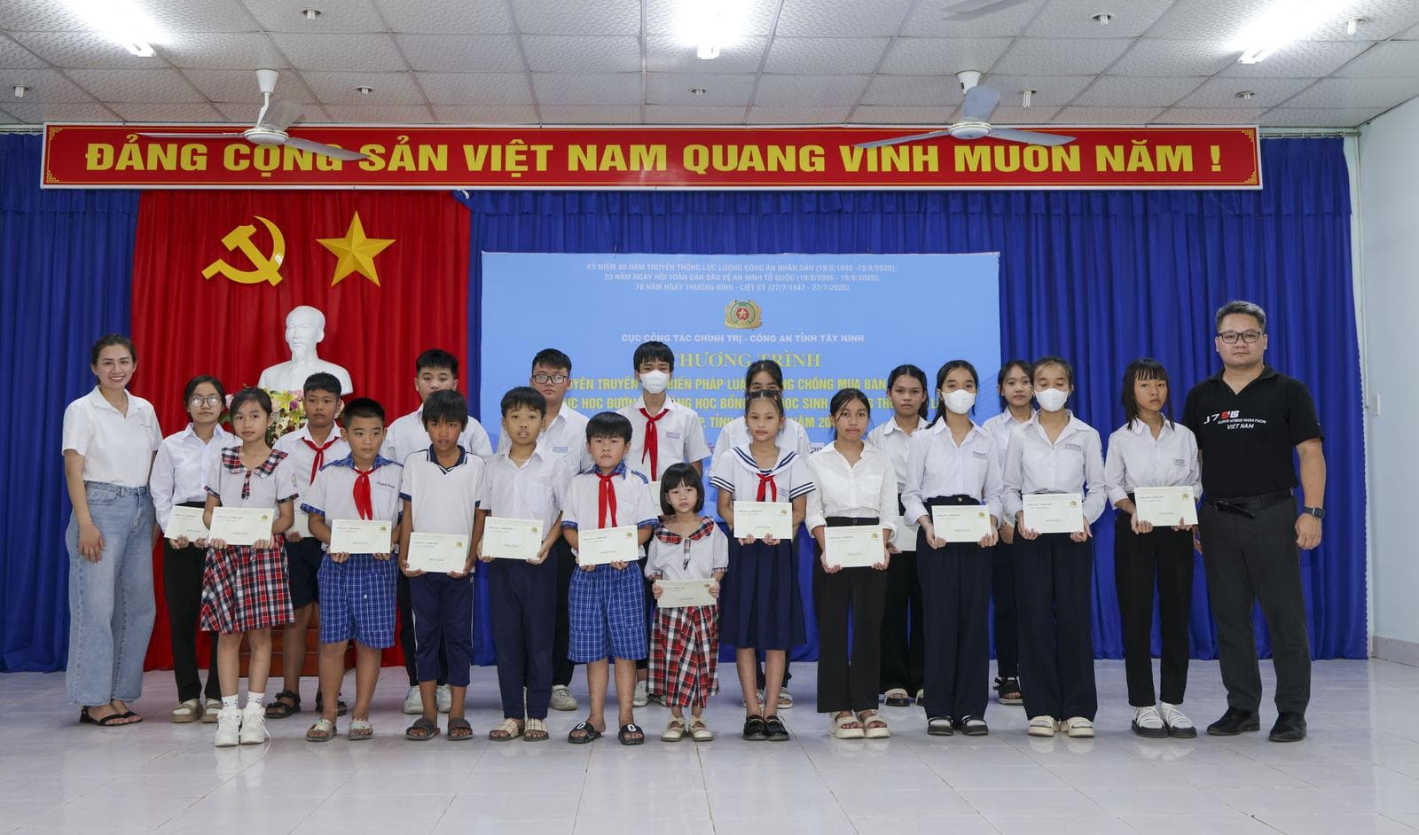 Omoda & Jaecoo đồng hành cùng “Chuyến bay màu xanh”: Hơi ấm yêu thương được chở đến mọi miền đất nước