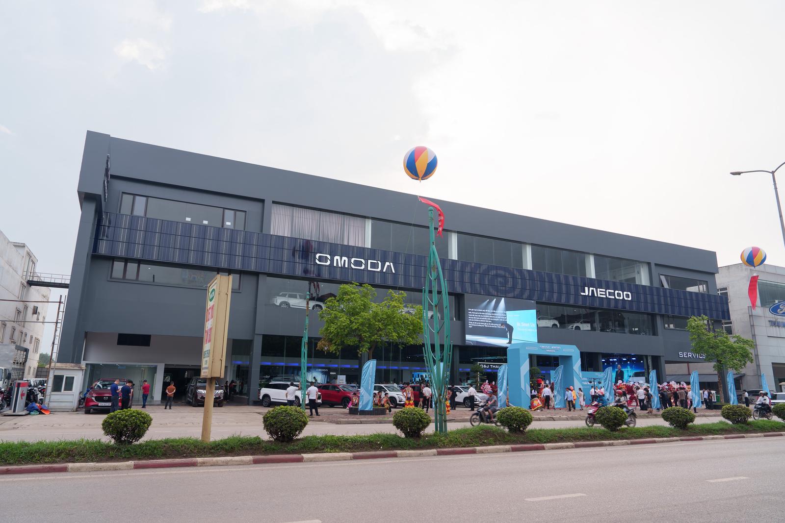 Mặt tiền và không gian O&J Thái Nguyên